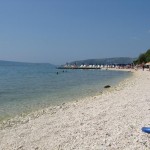 Oblázková pláž v Segetu Donji